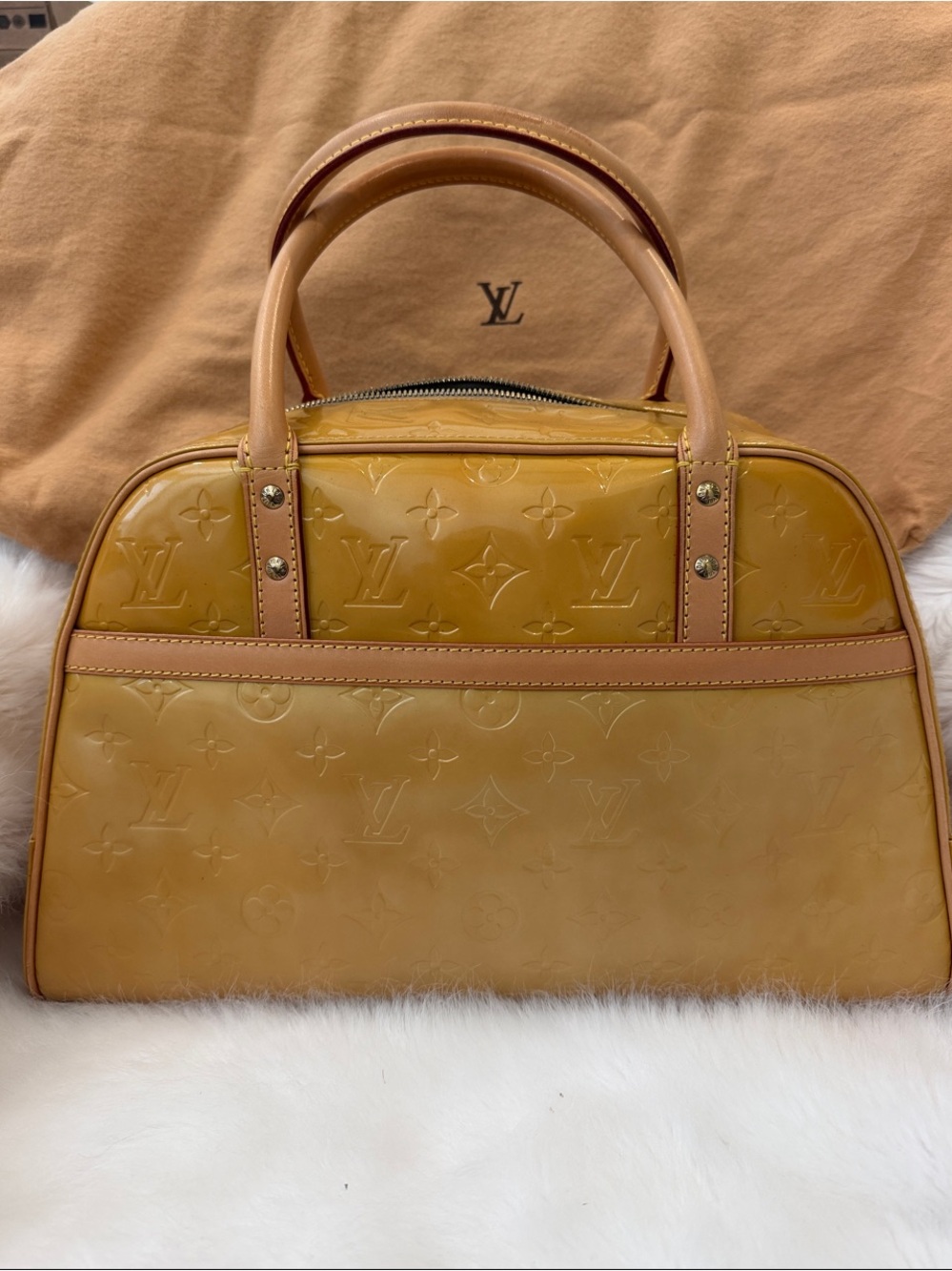 Louis Vuitton Vernis Tompkins patent leather yellow gold bag large EUC w/org bag